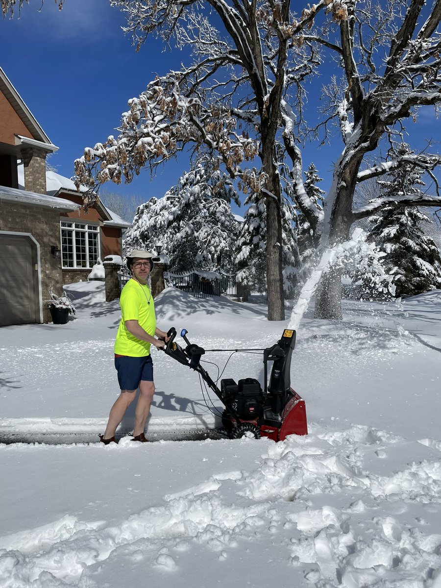 Conflicted. Spring or winter? Third snowiest in #twincities #sominnesota #Minnesota #shortsweather