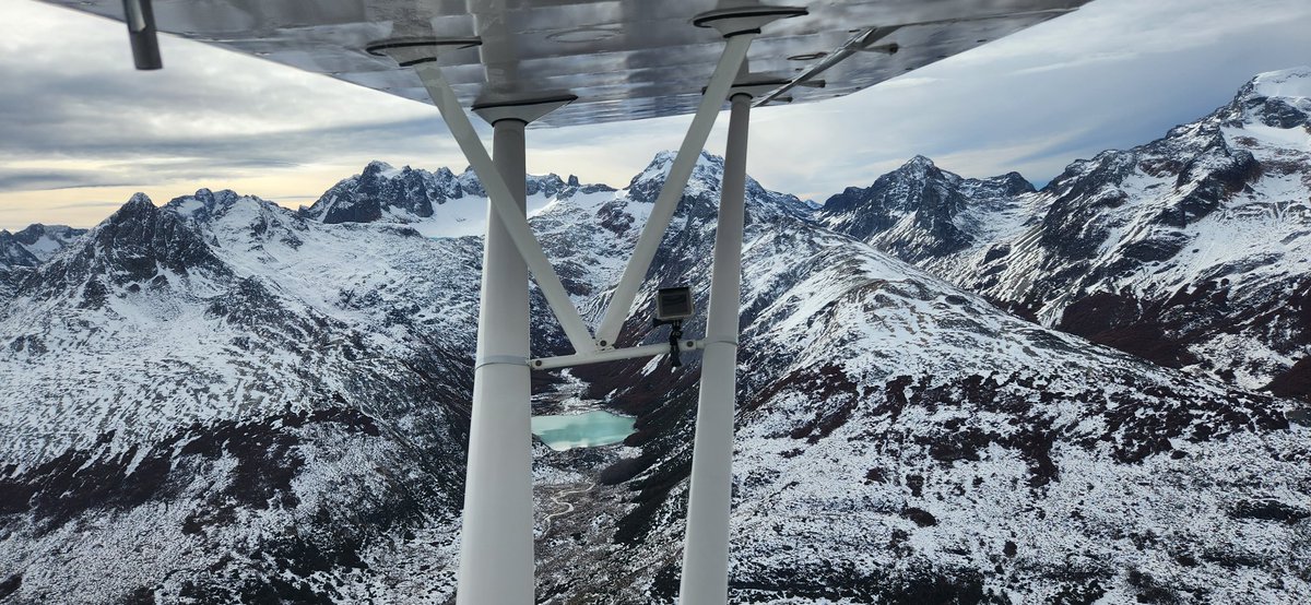 meck737's tweet photo. Y llegamos a Ushuaia! En un día increíblemente calmo. 💪💪💪
Gracias a todos los que apoyaron... y los que faltan. Cuando termine la vuelta va con mas detalle😉
#PiperPA12 #Ushuaia #LVYDP #EAU #SAWH https://t.co/9Gdmmmooyh