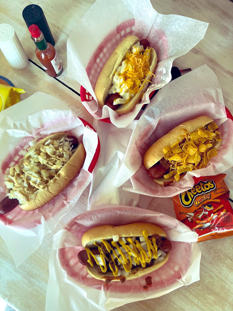 NaomiOrre's tweet photo. “What’s up, dogg?!”
A spontaneous + fun lunch date with the squad. We’ll definitely be back, The Dogg Pound!
•Macky Cheese Dogg
•New Yorker Dogg
•Oktoberfest Dogg
•Frito Bandito Dogg
#FargoThings #PrairiePlaces #BeNDLegendary #visitFM 🌭😋😌 https://t.co/CsQXyywR9t