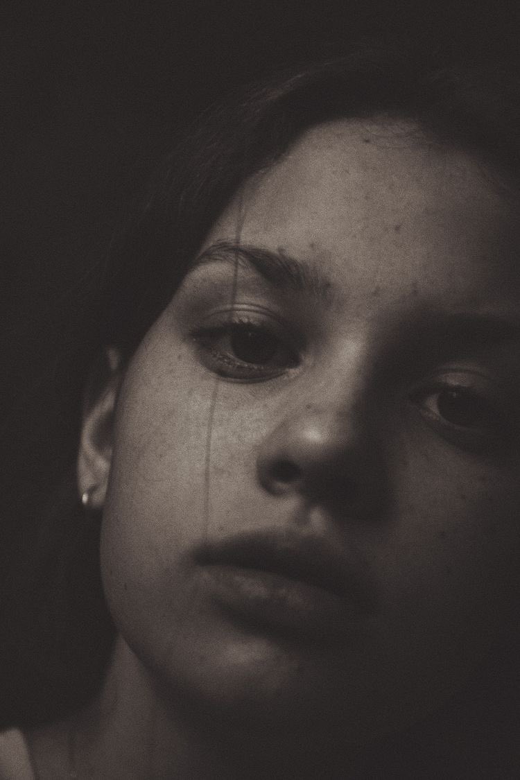 ‘      𝘐 𝘤𝘢𝘵𝘤𝘩 𝘢 𝘱𝘢𝘱𝘦𝘳 𝘣𝘰𝘺
𝘉𝘶𝘵 𝘵𝘩𝘪𝘯𝘨𝘴 𝘥𝘰𝘯'𝘵 𝘳𝘦𝘢𝘭𝘭𝘺 𝘤𝘩𝘢𝘯𝘨𝘦
𝘐'𝘮 𝘴𝘵𝘢𝘯𝘥𝘪𝘯𝘨 𝘪𝘯 𝘵𝘩𝘦 𝘸𝘪𝘯𝘥
𝘉𝘶𝘵 𝘐 𝘯𝘦𝘷𝘦𝘳 𝘸𝘢𝘷𝘦 𝘣𝘺𝘦-𝘣𝘺𝘦….’