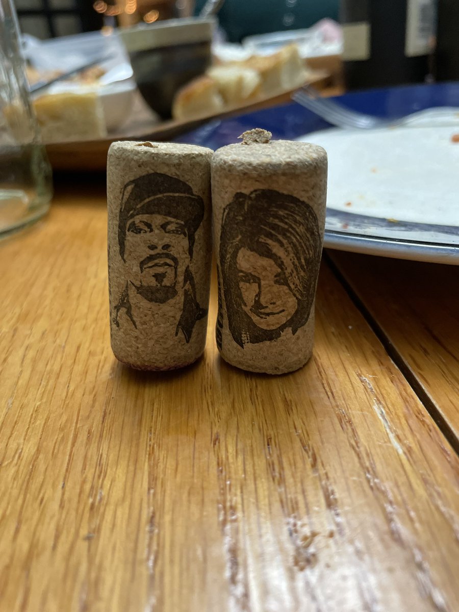 Leigh A 📚 tweet media