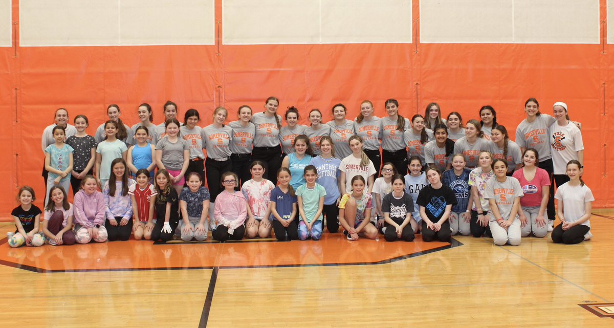 Shout out to the Ville Softball Team &amp; Coaches for a great clinic today for our future pioneers! <a href="/_VilleSoftball/">Coach Astrella</a>  <a href="/VillePioneers/">Tim Davis</a>