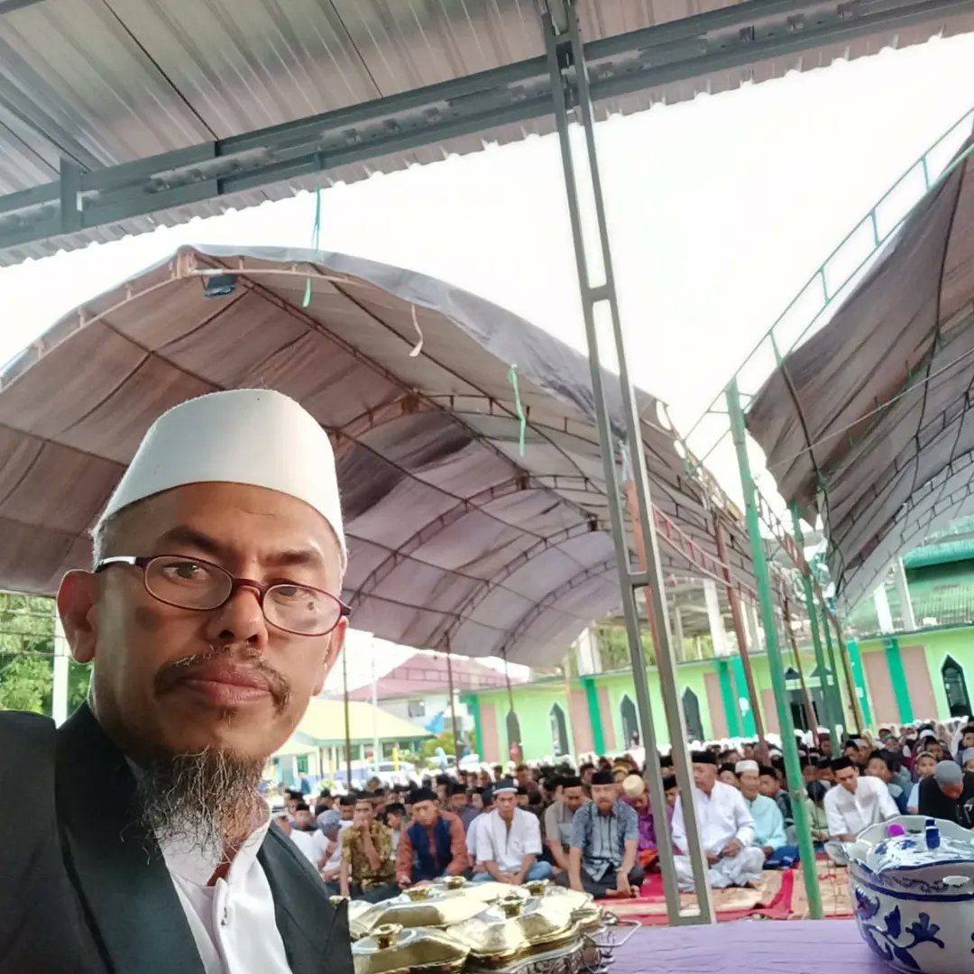 KhSuardi's tweet photo. Alhamdulillah pada hari ke-10 Ramadhan bisa bertemu besilaturahim dengan Para santri Ponpes Nurul Junaidiyah Lauwo dan orang tua santri  serta tokoh masyarakat Burau. https://t.co/zBFQaifJCh