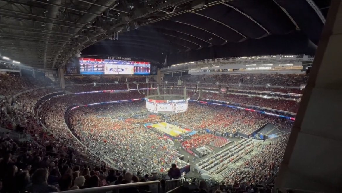 tweetsofcat's tweet image. bro??? RT “@hicklepickle8: Matt Bradley is on fire! #RollTecs”