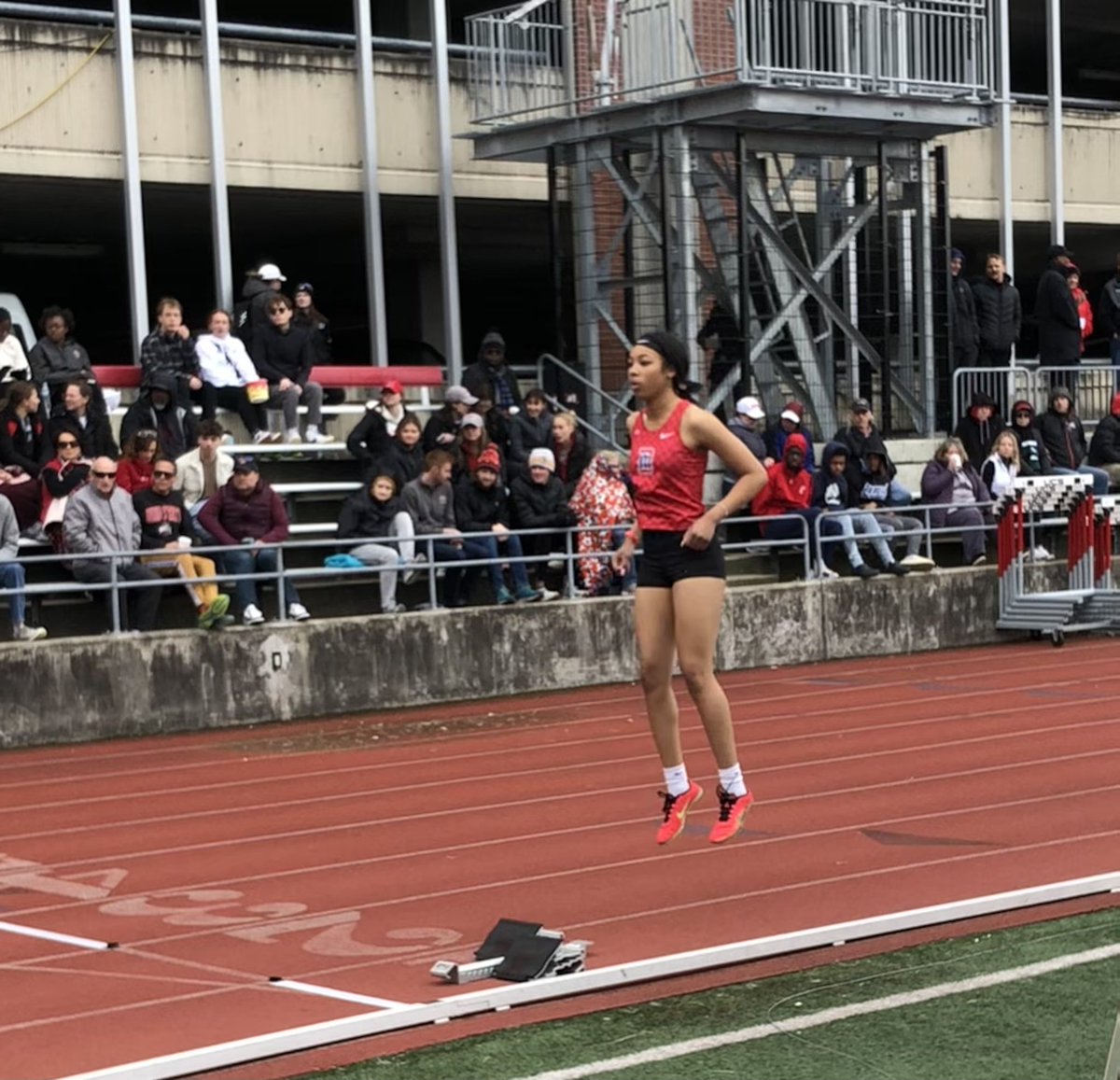 DetroitTitanTnF's tweet photo. Titan debut for MMcNitt in the 400M & track debut for @schmalzyy. #NikoloffInv. #GOTitans https://t.co/oCef8RrSRq