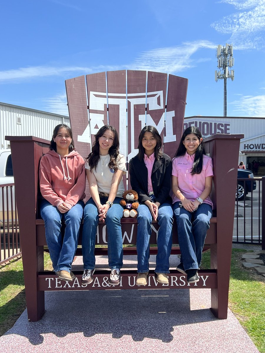 FFA_Memorial's tweet photo. Congratulations @FFA_Memorial  Horse Judging team for placing 1st in Area today!!!  State Bound!!  @McAllenISDCTE @Pride_Mustangs @McAllenISD https://t.co/odfCI0IfGq