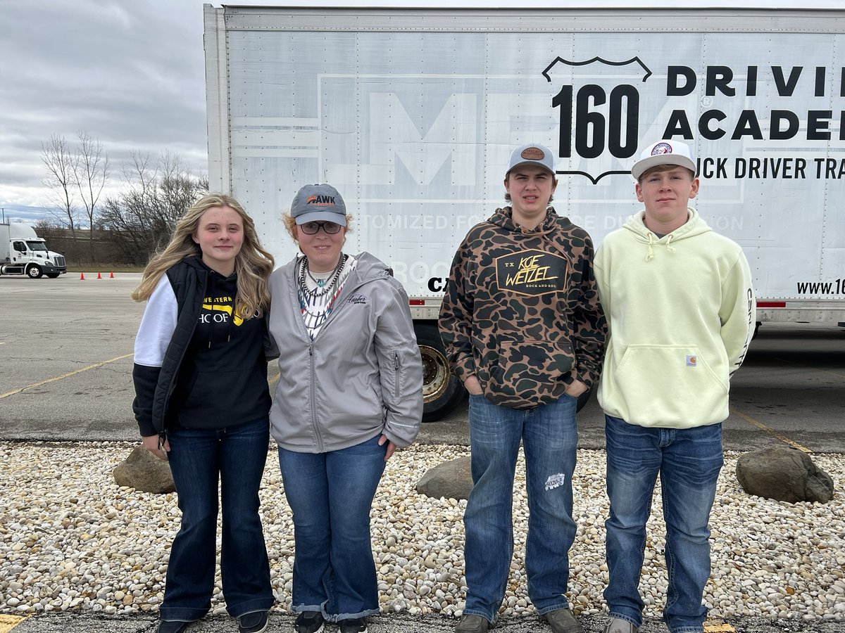 _ICAG_425's tweet photo. Indian Creek members competed at the Joliet Junior College Livestock Judging Invitational! They did a great job; we’ll get results later tonight or tomorrow! #BackthePack #ICFFA https://t.co/KHOSh5McgL