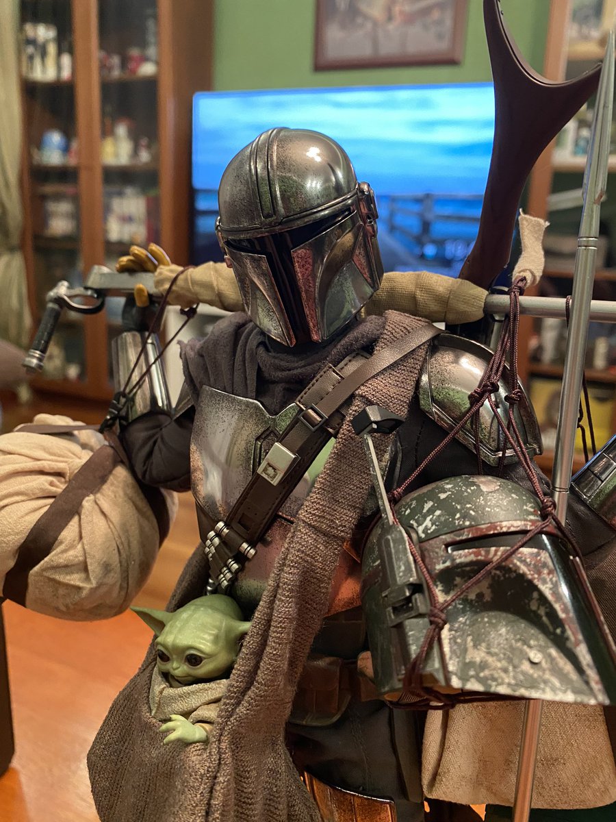 Komissar12's tweet photo. He’s just A W E S O M E 🔥🔥🔥 #TheMandalorian https://t.co/RnA4in17vo