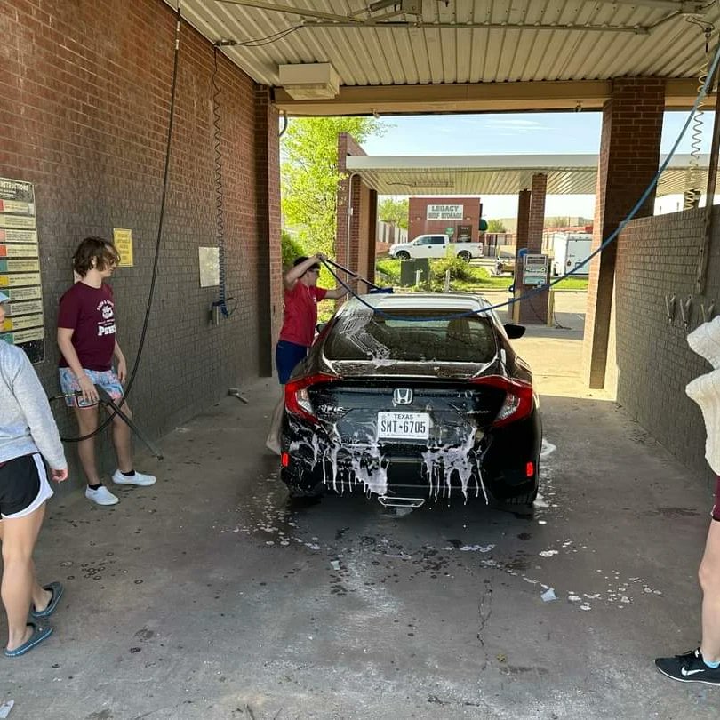 JAloDenton's tweet photo. Our car wash was a great success. Blessed to have such an amazing board and swimmers who volunteered their day for our team!  We appreciate everyone who was able to participate &amp; donated to our booster!

Amazing to see the generosity of our Plano community for our PSHS swimmers! https://t.co/FUxVkbIpxo