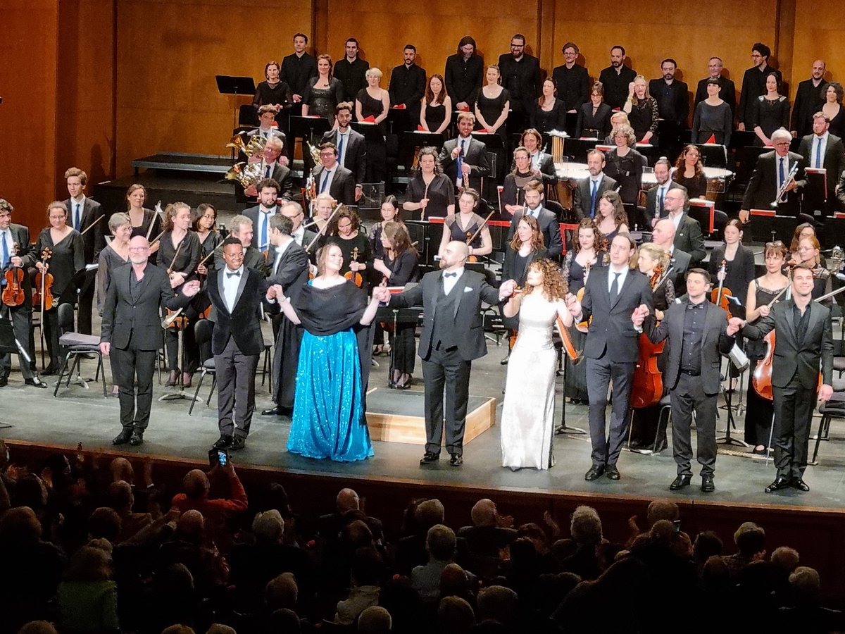 Etienne Gaultier (@e_gaultier) on Twitter photo Triomphe pour #LesPuritains au @TCEOPERA ! Avec une très belle distribution, dont l'extraordinaire <a href="/Soprano_JPratt/">Jessica Pratt</a> et le non moins excellent @LEVYSEKGAPANE, <a href="/choeur_elements/">Choeur les éléments</a> et <a href="/orchambreparis/">Orchestre de chambre</a> sous la baguette toujours avisée de <a href="/GiacSagripanti/">Giacomo Sagripanti</a> 👏👏👏 #Bellini #Paris Triomphe pour #LesPuritains au @TCEOPERA ! Avec une très belle distribution, dont l'extraordinaire <a href="/Soprano_JPratt/">Jessica Pratt</a> et le non moins excellent @LEVYSEKGAPANE, <a href="/choeur_elements/">Choeur les éléments</a> et <a href="/orchambreparis/">Orchestre de chambre</a> sous la baguette toujours avisée de <a href="/GiacSagripanti/">Giacomo Sagripanti</a> 👏👏👏 #Bellini #Paris