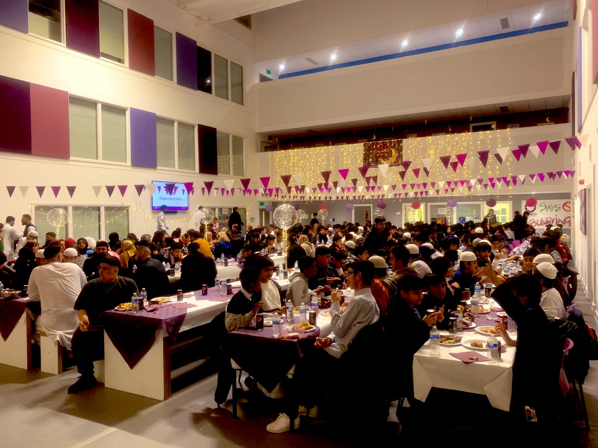 edenboys_bham's tweet image. Poem of the Mantle recited beautifully by Bilawal during our Annual #Community #Iftaar 2023 -#Starperformance #creativity #interfaith #FaithfulStar #WeAreStar @DrNasimaHassan @StarAcademies