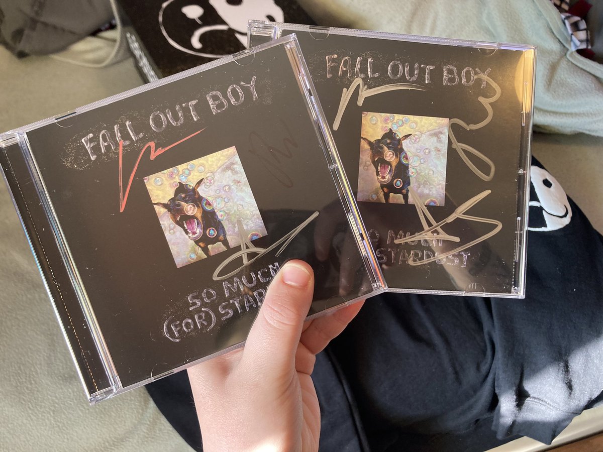 dewbugdrop's tweet photo. happy fall out boy day to meeeee <3 (patrick signed mine in red to show that he loves Me and Me only) #falloutboy #patrickstump #fob8 #somuchforstardust #patrickstumpscontroversiallyyoungbutlegalboyfriend https://t.co/f6XqUp7qws