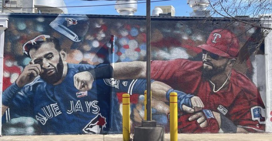 mikedeportes's tweet photo. Tiene que ser difícil que el mundo te reconozca solo por darle un trompón a otra persona y no por sus logros de baseball. Nunca ganó un guante de Oro , Ni bate de plata. Un pelotero más del montón 🤷🏽‍♂️ https://t.co/kebMi51fyt