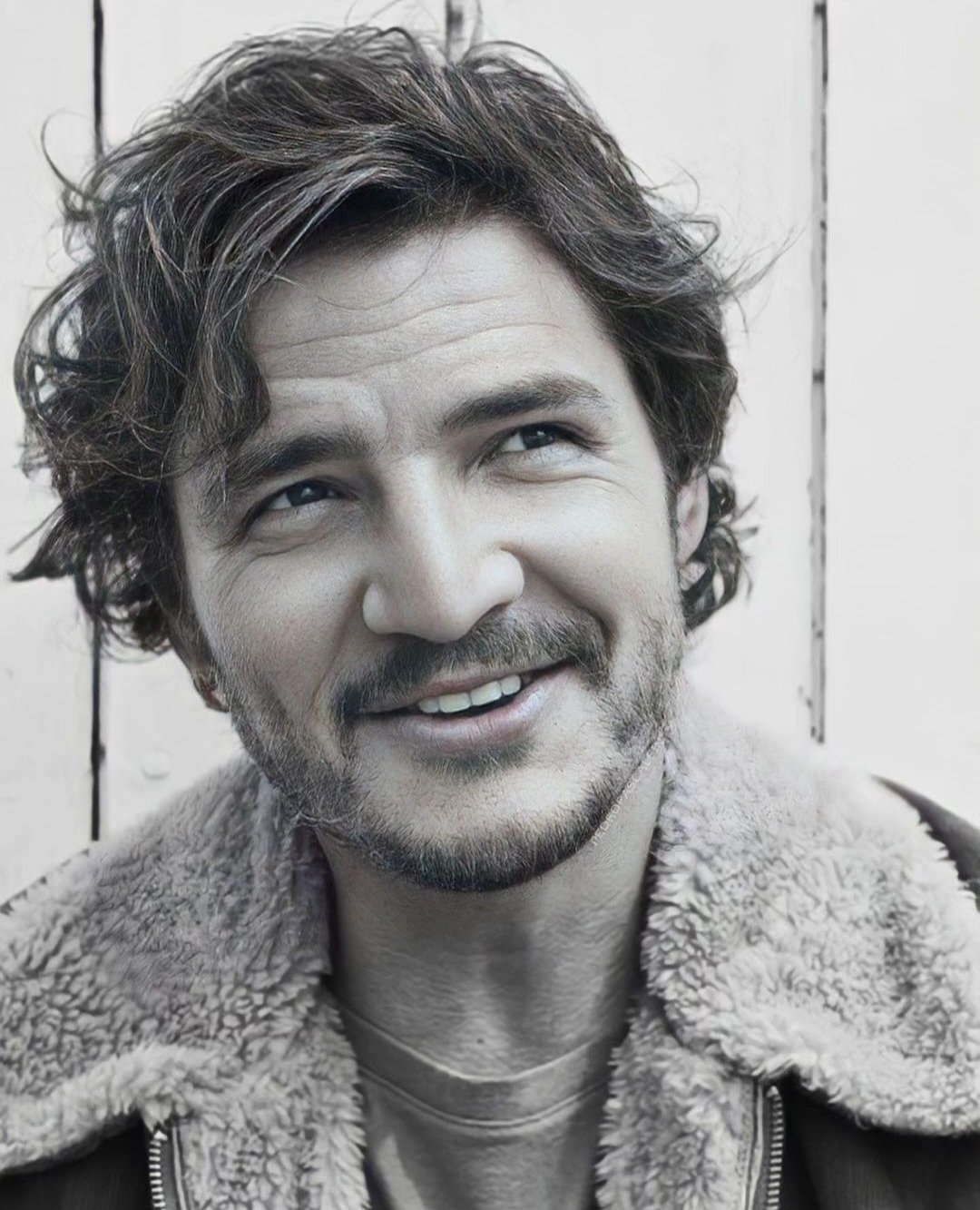 I\m back on message and I want to wish the wonderful Pedro Pascal a very happy birthday! 