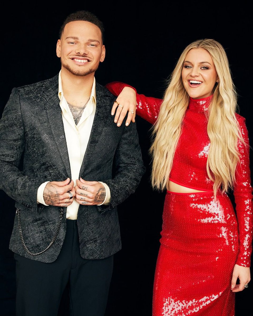 KaneBrownFamily's tweet photo. Tomorrow night @kanebrown and @kelseaballerini host the 2023 CMT Awards live on CBS at 7pm Central 🤝
#KBFamily Head over to https://t.co/XTCU4Ouqt6 and #VoteKB 🙌 Link in bio! https://t.co/h8gnGW5GkD