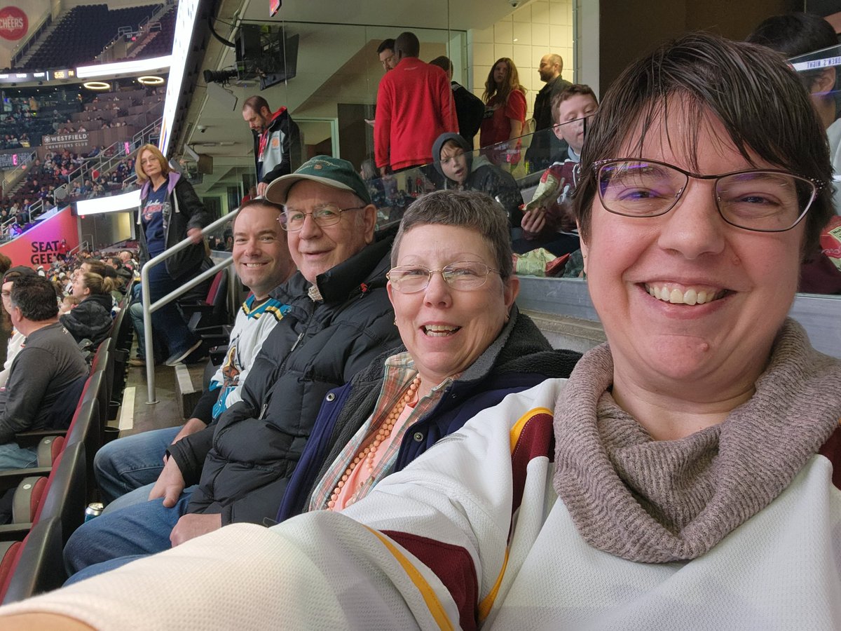 Hoping for a Monsters win with the fam!
#MonstersHockey #LightTheLand #ClevelandRocks