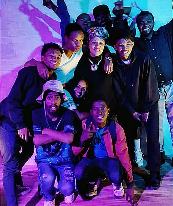 Et oui...
Avec <a href="/adriennirma/">Theislandgirl🇲🇬</a>, <a href="/SamiaOrosemane/">Samia Orosemane</a> et les Gasy Stand Uppers, nous avons fait un show où une partie des bénéfices a été reversée à l'opération LIFE 1€= 1 Repas
collecter.life-ong.org/campaigns/1e-1…

#change
#love
#standupcomedy 
#Madagascar
#mdgtwittos 
#GasyStandUppers
