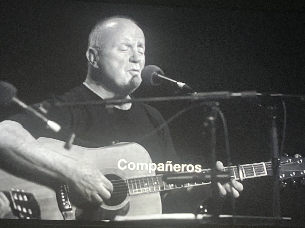 EamonnCormac's tweet photo. Finishing of a good day with @christymoore45 🎸 #Companeros https://t.co/15lnml6ICr
