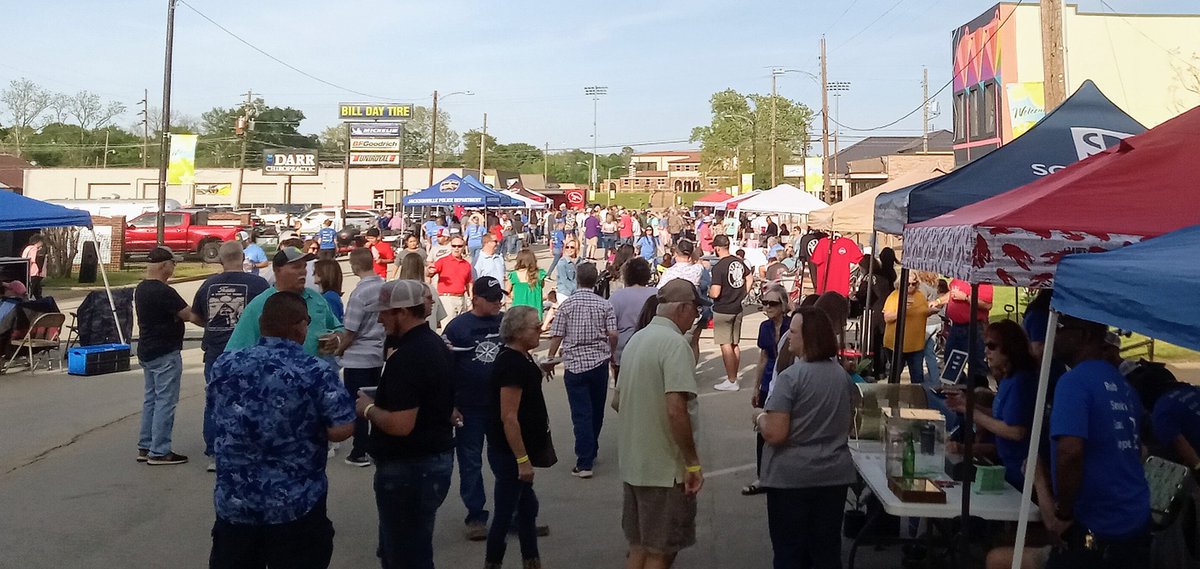 Had the honor of being a judge for the annual 'Flamin' J BBQ Fest' in Jacksonville TX. I am thankful that I work for a brand that allows me to positively impact my #CommunityWellbeing #ChilisLove #SocialWellBeing