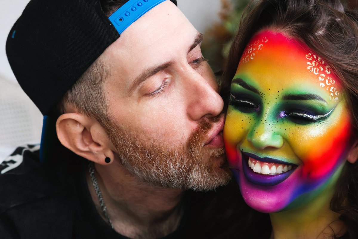 Another makeup look whhhaaaatttt?!?! 

Used @blendbunnycos #primalpalette #blendspalette #noctilucentpalette

<a href="/JeffreeStar/">Jeffree Star</a> #sourice highlighter and #imroyalty lipstick
<a href="/wetnwildbeauty/">wet n wild beauty</a> #deviantdamsel 

Husband made an appearance <a href="/hiimnotcool2/">Hiimnotcool8</a>