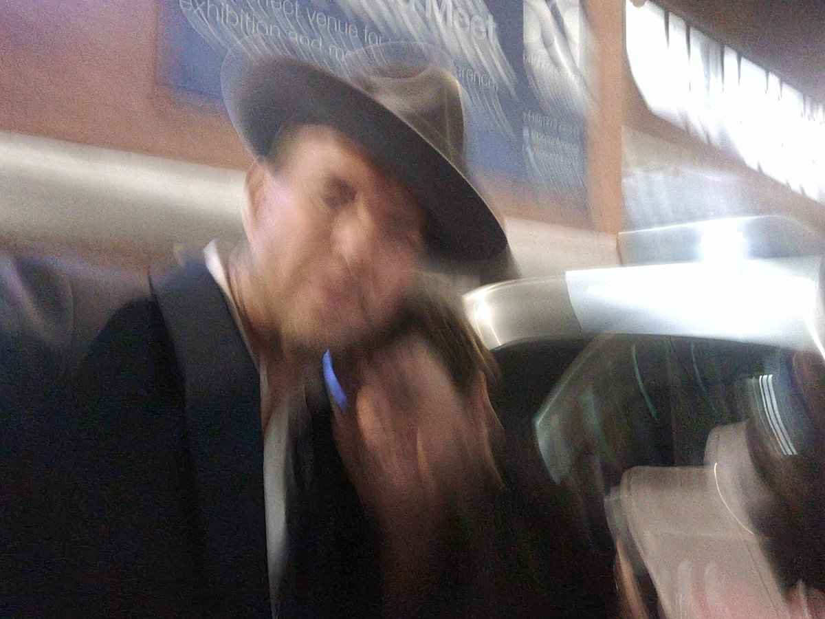 NicPig's tweet photo. Best photo yet Mr G !!! 🤣🤣 bloody androids!!  🤣🤣 love ya.... cheers for a fab night,  great music and the best opportunity to catch up with some of my favs! @mattgoss https://t.co/aOj3zFxeel