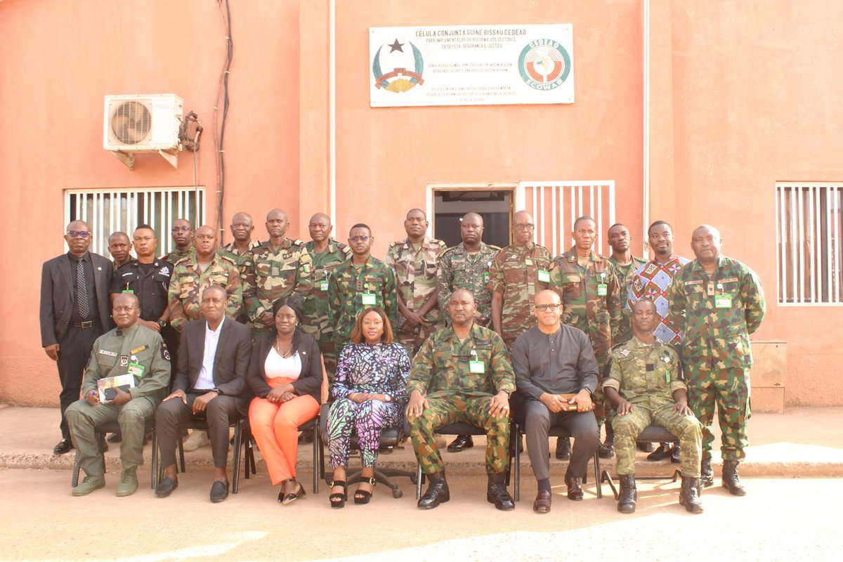 Meeting with Brigadier General A.M. Grema, Force Commander of ECOWAS Stabilization and Support Mission to Guiné-Bissau (ESSMGB) in the margin of an official mission to the country. The ESSMGB was assured of ECOWAS Commission’s management commitment towards its success.