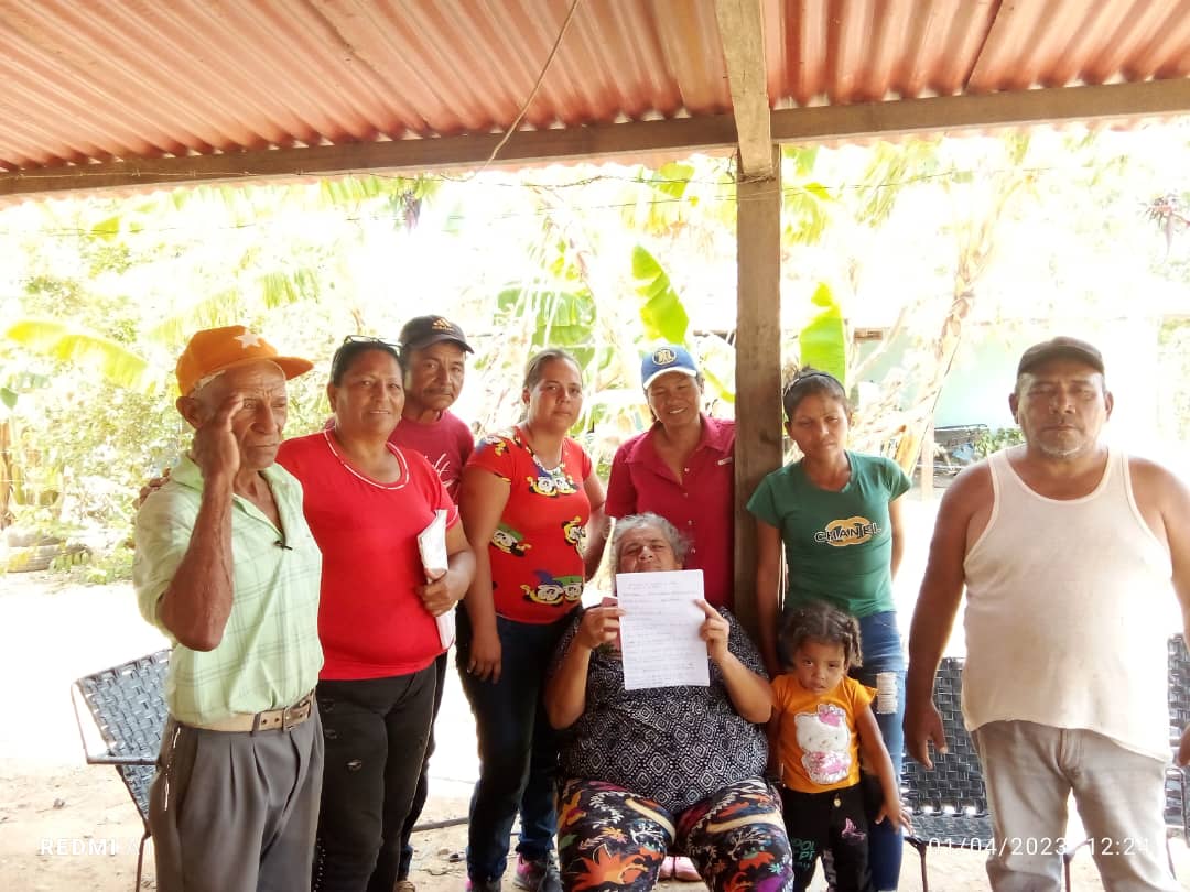 PSUVOFIURDANETA's tweet photo. #01Abril| el Mcpio. Urdaneta en apoyo total a nuestro Presidente @NicolasMaduro y a nuestra revolución las UBCH, las estructuras de base y nuestros militantes realizaron el debate por la lucha contra la Corrupción🚩
@Soykarinacarpio 
@ramolinap 
@PartidoPSUV 
@PsuvAragua_ofic https://t.co/Cyx4KyzT0t