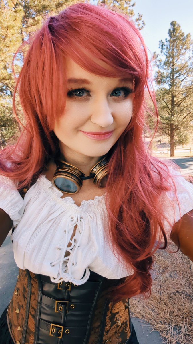 VeloraVenn's tweet photo. Dressed up for @Whimsy_Con on Denver today - my first steampunk convention! ⚙️ https://t.co/oaGMSYVqse