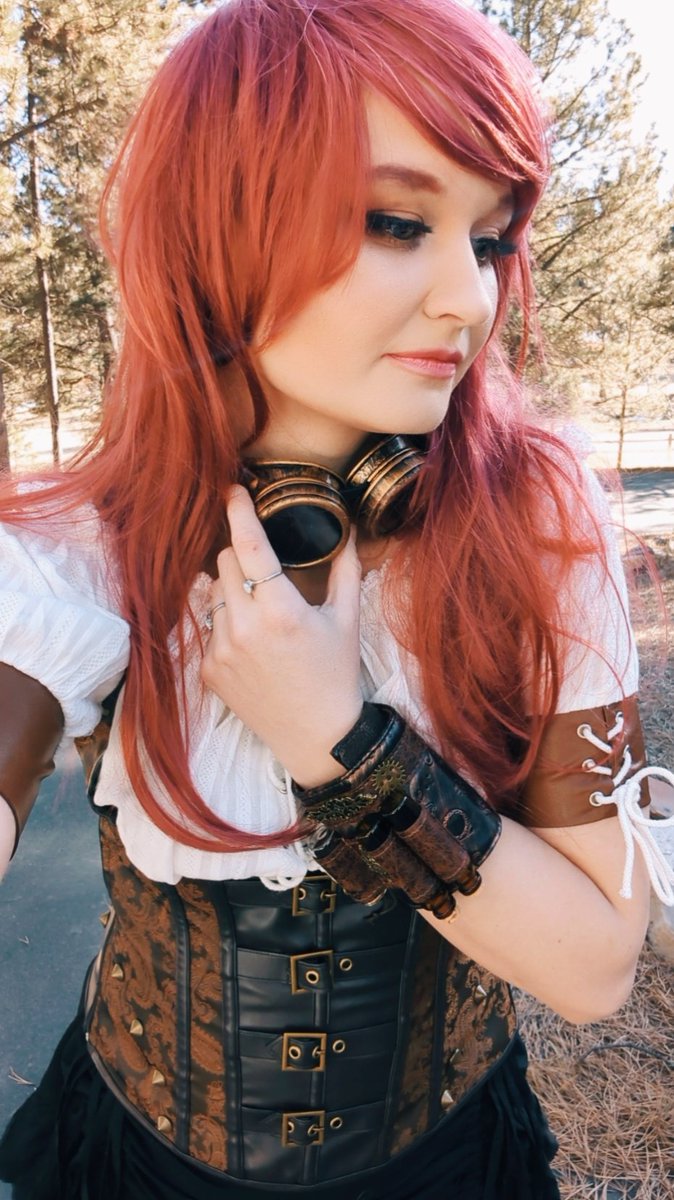 VeloraVenn's tweet photo. Dressed up for @Whimsy_Con on Denver today - my first steampunk convention! ⚙️ https://t.co/oaGMSYVqse