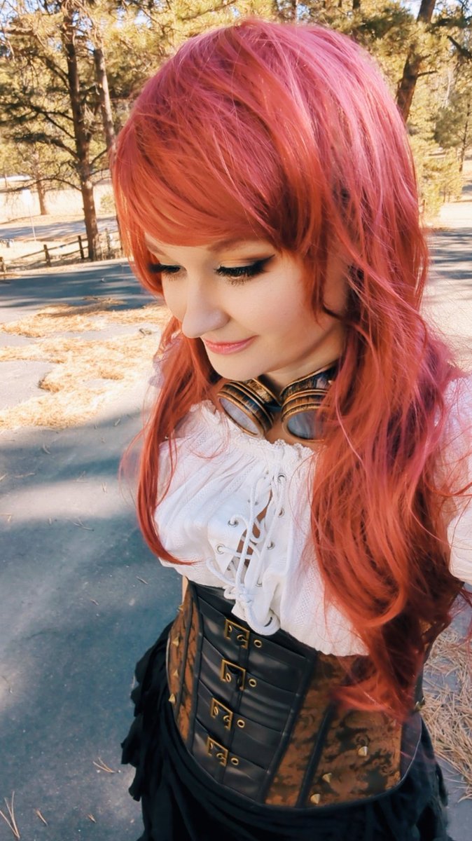 VeloraVenn's tweet photo. Dressed up for @Whimsy_Con on Denver today - my first steampunk convention! ⚙️ https://t.co/oaGMSYVqse