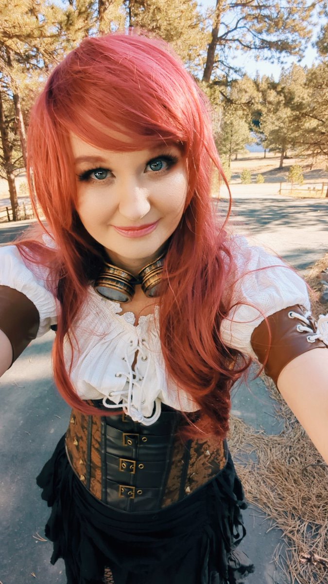 VeloraVenn's tweet photo. Dressed up for @Whimsy_Con on Denver today - my first steampunk convention! ⚙️ https://t.co/oaGMSYVqse