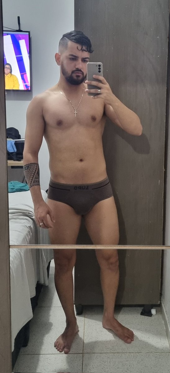 maxdouglas16's tweet photo. Vontade de postar sem a cueca https://t.co/AengC2jZyy