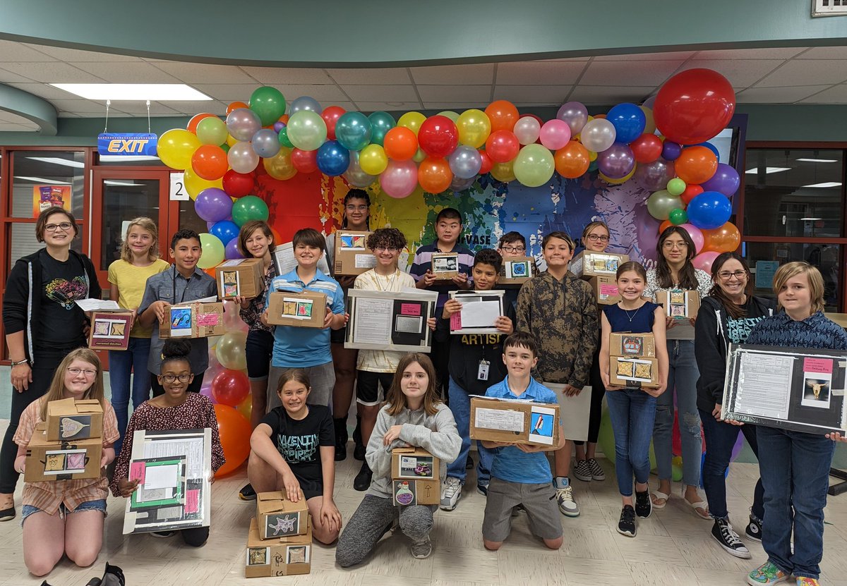 Oakcrest ART Dept. tweet media