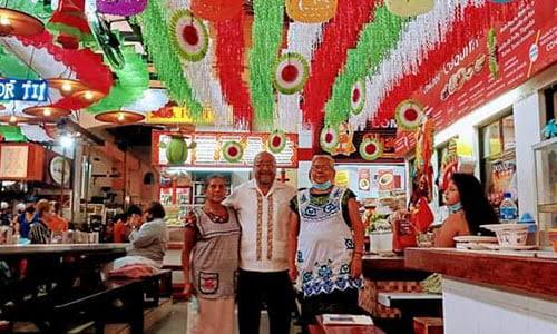 chumbert1's tweet photo. Hoy felicito por su cumpleaños al buen Melitón Lavariega, quien es toda una institución en #OaxacaCapital, no sólo como administrador del mercado 20 de Noviembre y Gerente de "El Jinete" (saquen los biuses 😅), sino como un gran amigo. ¡Larga vida Meli! https://t.co/oPwFe8G4uh