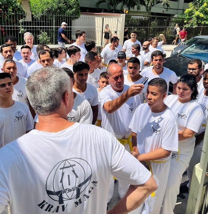 KravMagaKobi's tweet photo. Hoje foi dia de exames de graduação da Federação Sul Americana de Krav Maga. #orgulhodepertencer #kravmaga #Sabado #KravMagaMestreKobi https://t.co/XLd0QgiJxM