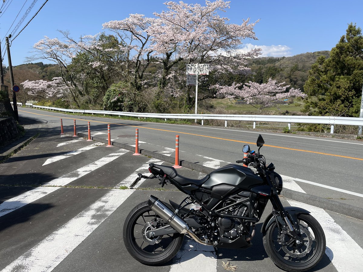 takemaruburari's tweet photo. お花見ツーリング

#水無川
#はだの桜みち
#金太郎富士見ライン
#CB250R https://t.co/CpUFO9GG33