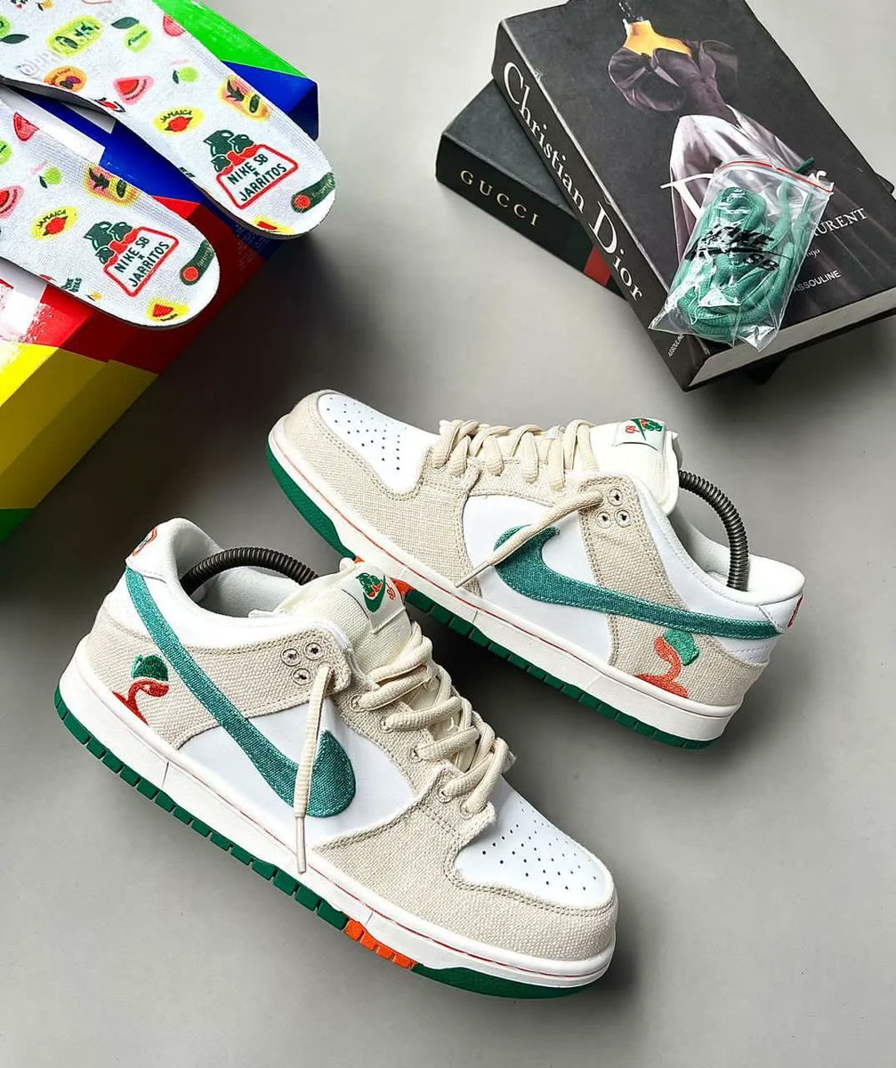 SneakerAlertHD's tweet photo. Jarritos x Nike SB Dunk Low

📆 Summer 2023 https://t.co/gFKQeLbNUb