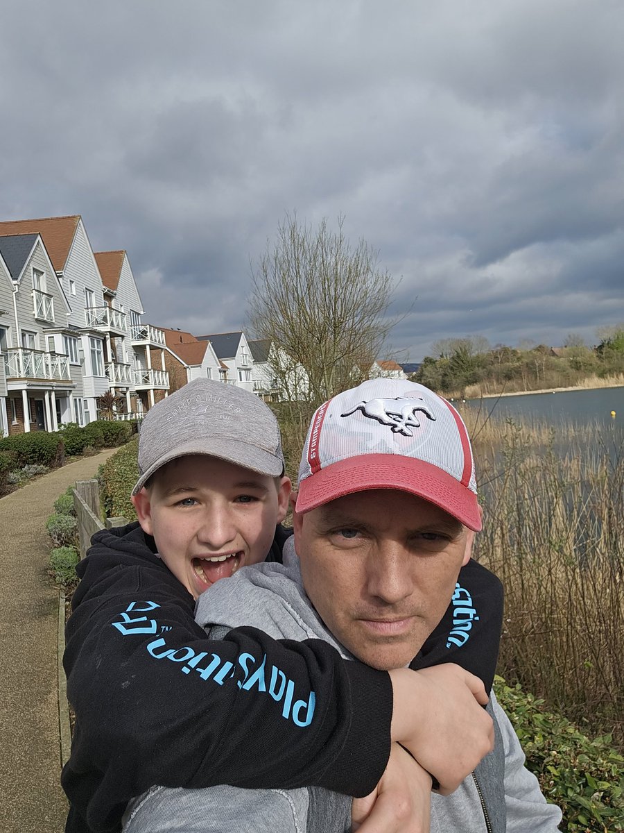 ashshaw8's tweet photo. Saturday chilled by the lake #holboroughlakes https://t.co/umfF9UYRWH