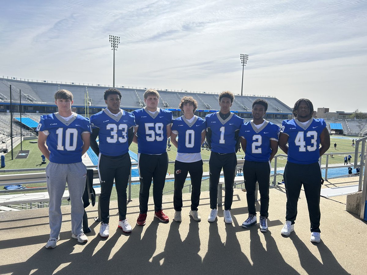I had a great time at MTSU today can’t wait to be back on campus @CoachBankMTSU <a href="/MTSUFOOTBALL/">MTSU FOOTBALL</a> <a href="/RecruitOoltewah/">Ooltewah Football Recruiting</a> <a href="/goosemanning5/">James Manning™</a> <a href="/coachdavis423/">Coach Davis</a>