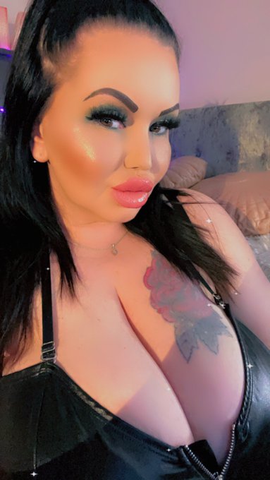Online in latex &amp; lipgloss !! https://t.co/hDE4kgqnzo<a href="/tag/adultwork"class="tags"><span>#adultwork</span></a><a href="/tag/stripchat"class="tags"><span>#stripchat</span></a><a href="/tag/stripchatlive"class="tags"><span>#stripchatlive</span></a>
