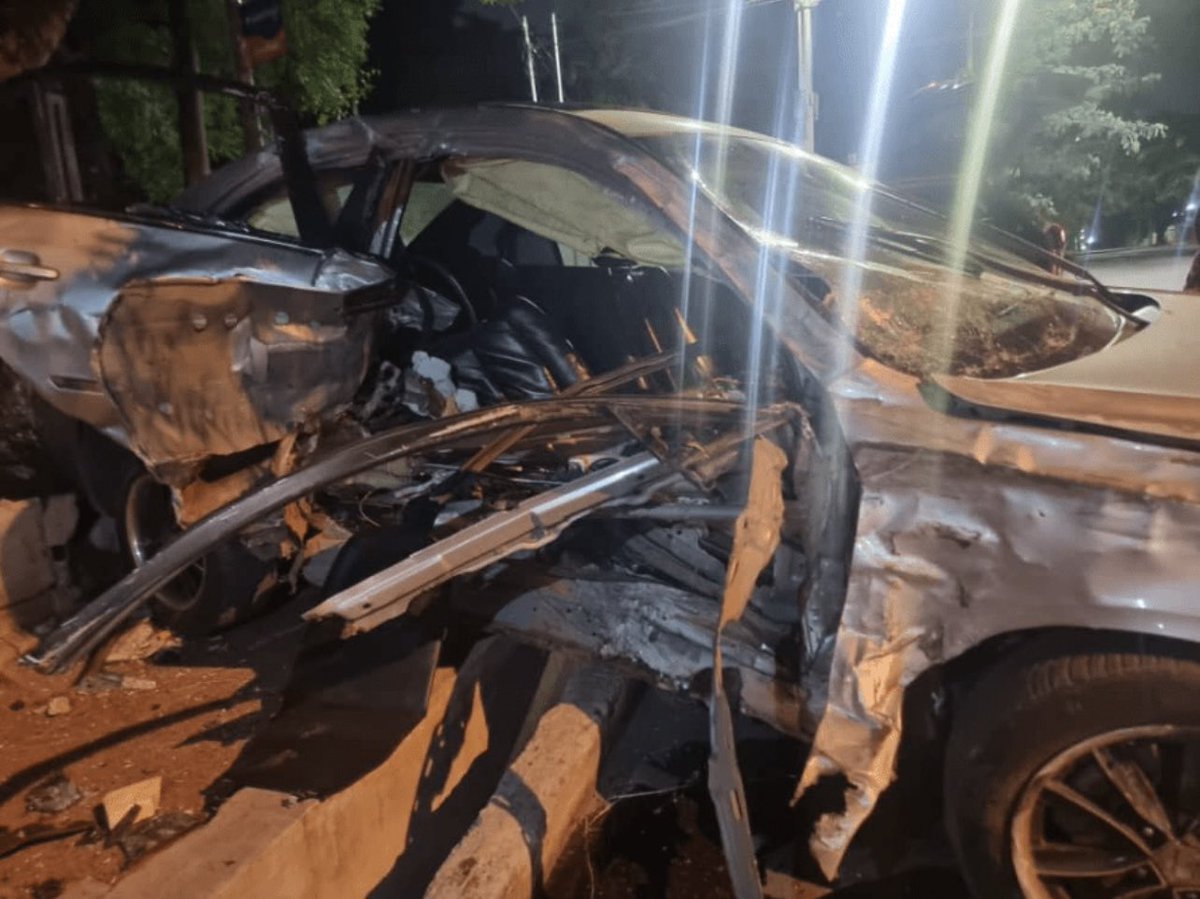 Graceyadwoa's tweet photo. The Member of Parliament for Nanton, Mohammed Hardi Tuferi was involved in a car accident on Friday night, just hours before a crucial vote on the government's revenue bills.

According to an eye witness, there was no casualties and the MP was attended to by an ambulance. https://t.co/DWEknnBGfT