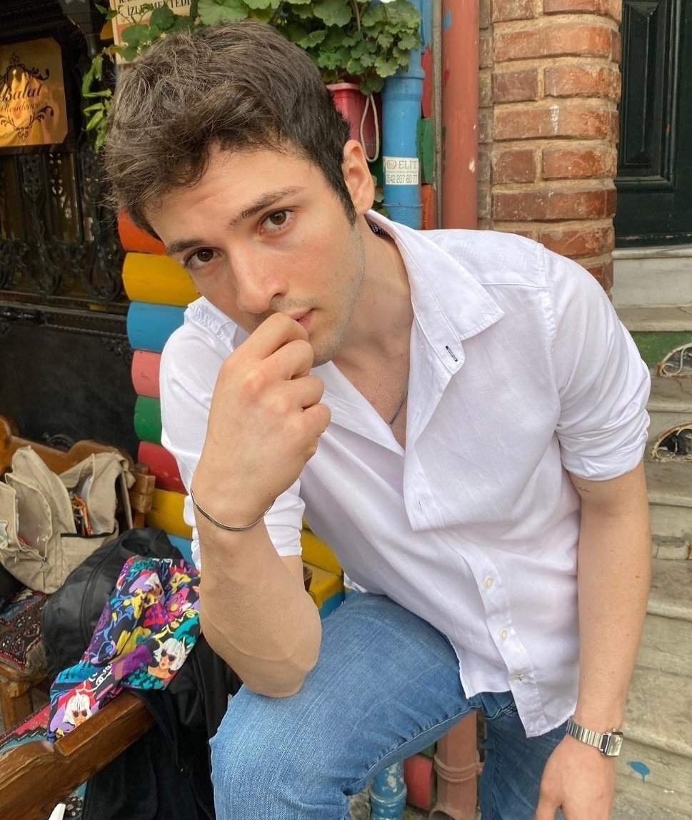 maviibulut6's tweet photo. Ömer Ege zorlular
Haktanı seviyorum iyiki o seçilmiş 
Ama kitabı okurken aklımdaki model manu riostur #3391km https://t.co/RbNnUh0OnR