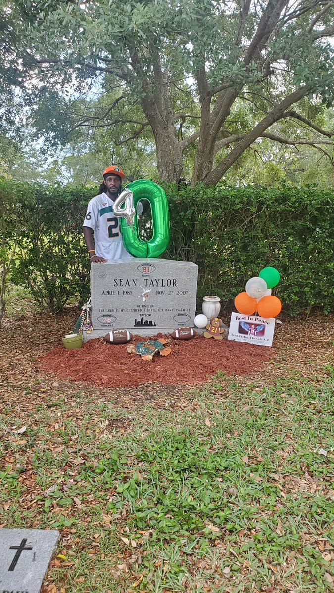 HAPPY BIRTHDAY 
🕊 SEAN TAYLOR 🕊 
#CANESFAMILY #LOYALTY