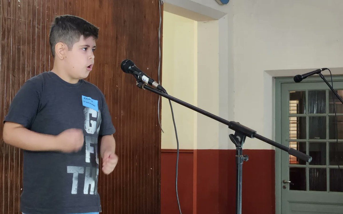 VisionArte_'s tweet photo. 🗣🕺 👨‍🎨 🎸 🎶 Pequeños bailarines, cantantes, músicos, pintores, dibujantes y actrices se sumaron a la primera jornada de VisiónArte Misiones en #Candelaria

Ahora iniciamos con cada uno de ellos el camino para potenciar y lograr que su talento explote 🎊 https://t.co/YM8Yqectou