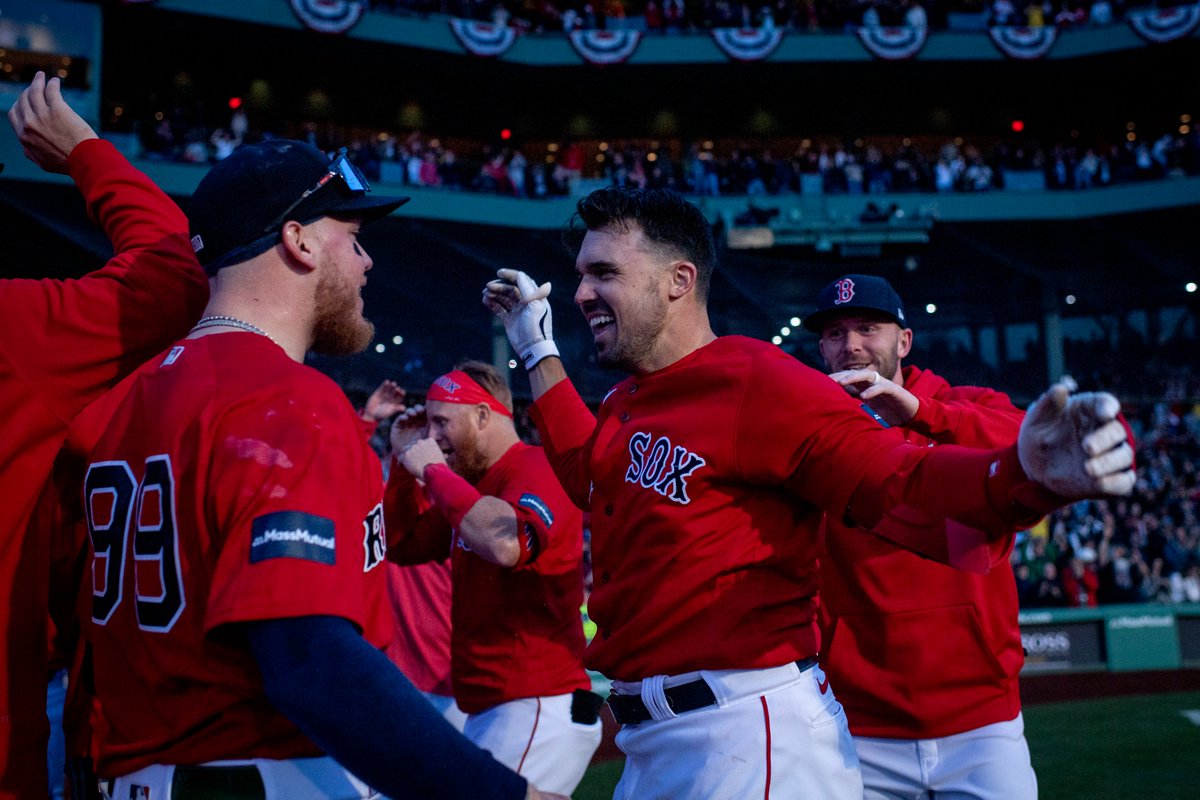 RedSox's tweet photo. Here’s a thread for you to tweet your appreciation for Adam Duvall: https://t.co/oTjAXPxvey
