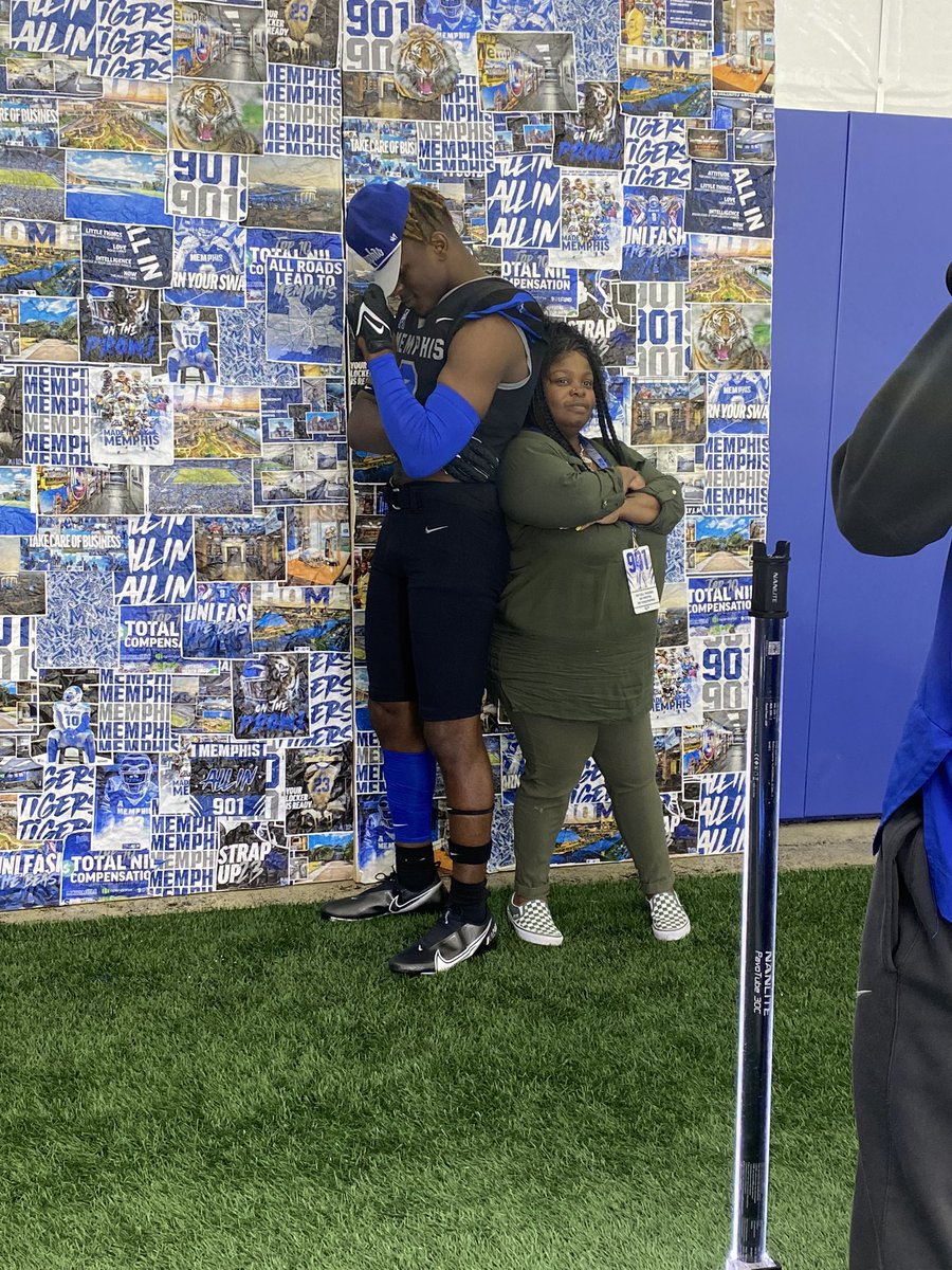 Jaylon Sanderfer (@jaylonsanderfer) on Twitter photo #ATGT after a great conversation with <a href="/HankinsJordon/">Jordon Hankins</a> I am blessed to receive an offer from the university of memphis. <a href="/wesyerty24/">WesLee Yerty</a> <a href="/PrepRedzoneTN/">Prep Redzone Tennessee</a> <a href="/Radar10K/">Recruiting Radar 🎯</a> <a href="/CSmithScout/">Chris Smith</a> <a href="/CoachSimbeck/">Nathan Simbeck</a> <a href="/Phil9round/">Phil Grubb</a> <a href="/MemphisFB/">Memphis Football</a> #ATGT after a great conversation with <a href="/HankinsJordon/">Jordon Hankins</a> I am blessed to receive an offer from the university of memphis. <a href="/wesyerty24/">WesLee Yerty</a> <a href="/PrepRedzoneTN/">Prep Redzone Tennessee</a> <a href="/Radar10K/">Recruiting Radar 🎯</a> <a href="/CSmithScout/">Chris Smith</a> <a href="/CoachSimbeck/">Nathan Simbeck</a> <a href="/Phil9round/">Phil Grubb</a> <a href="/MemphisFB/">Memphis Football</a>