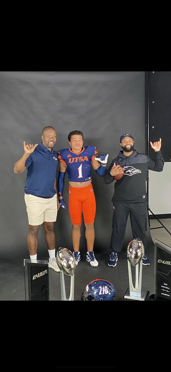I had a great unofficial visit today at UTSA! Thank you for the hospitality. <a href="/CoachJP3/">Joe Price III</a> <a href="/CoachCBolden/">Christopher W. Bolden M.S.</a> <a href="/CoachTraylor/">Jeff Traylor</a> <a href="/HuttoHS_Fball/">Hutto Football</a>
