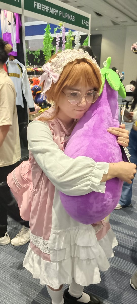 MayuShiraimu's tweet photo. I wanted this talong but I'm broke and saving for August. (โ ใโ ๏นโ ใโ )
#CosplayCarnival2023 #CosplayCarnival #CosCarni2023 #coscarni #cardcaptorsakura #cardcaptorsakuracosplay #sakurakinomoto #sakurakinomotocosplay #KฤdokyaputฤSakura #ใซใผใใญใฃใใฟใผใใใ #talong #Sskait https://t.co/4h62ryu2xu