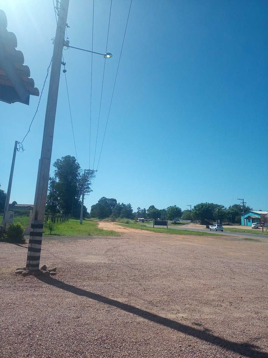 SimoneB55234043's tweet photo. À caminho de Pinhal com Denise. Indo visitar Jorge Luis. Olha que céu! E está fresquinho hoje. https://t.co/HorrbXt6RI