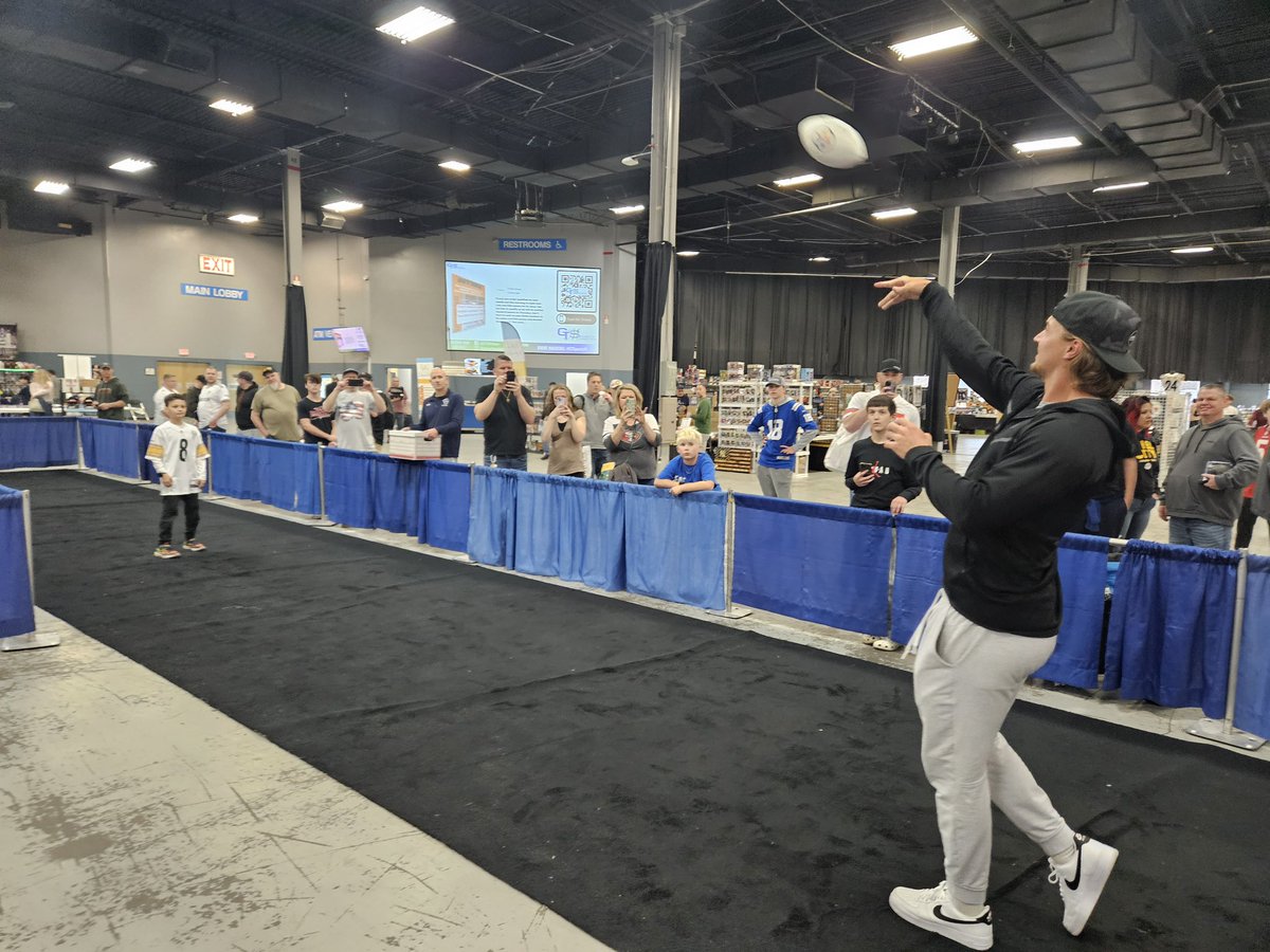 DominickJRocco's tweet photo. My 10 year old son Lucas catching a pass from @steelers QB @kennypickett10 at the @GTSportsMkt show in NJ today https://t.co/qaPXCJwDc5